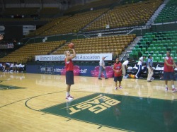 Elana Delle-Donne Warms-Up